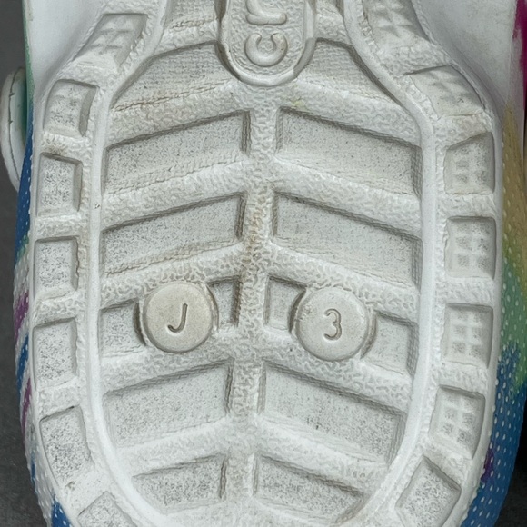 Crocs Kids Lined Tie-Dye Graphic Multicolor Clogs Size J3 - Picture 5 of 6